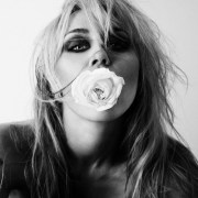 miley_-_bass_persuades